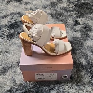 Lisa Vicky White Heeled Sandals Size 7 -New With BOX